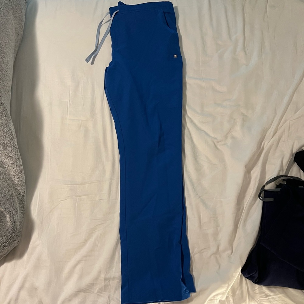 Yola Figs skinny scrub pants - royal blue
